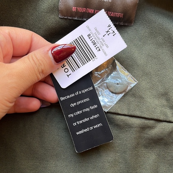 NWT Torrid Stretch Twill Peplum Utility Jacket in Olive Green , Size: 14-16 - Picture 16 of 17